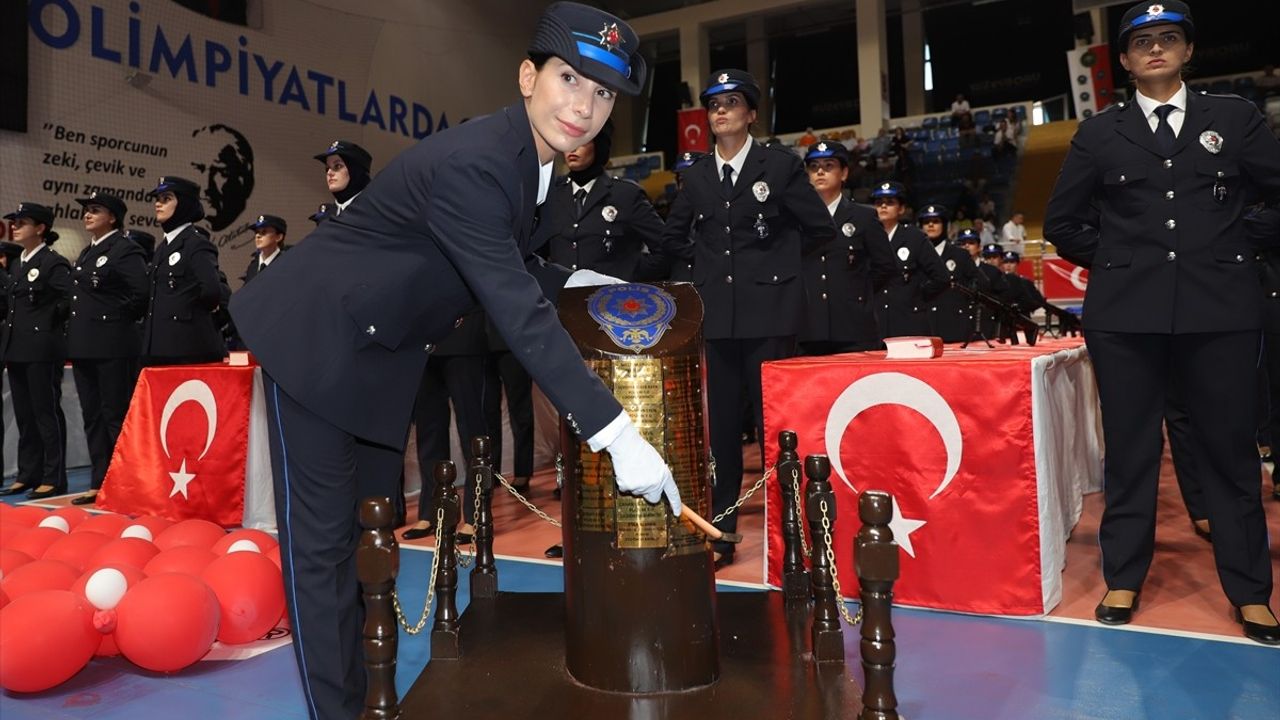 Aksaray'da 280 Kadın Polis Adayı Mezun Oldu