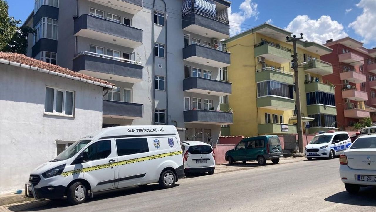 Çanakkale'de 4 Yaşındaki Çocuk Balkonundan Düştü