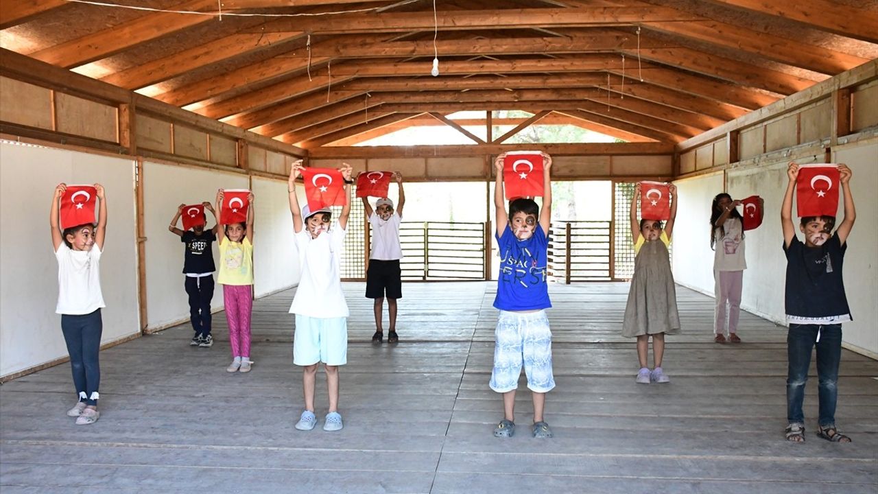 Düzce'deki Köy Okulu Fındık İşçilerinin Çocukları İçin Eğitim Merkezi Haline Geldi