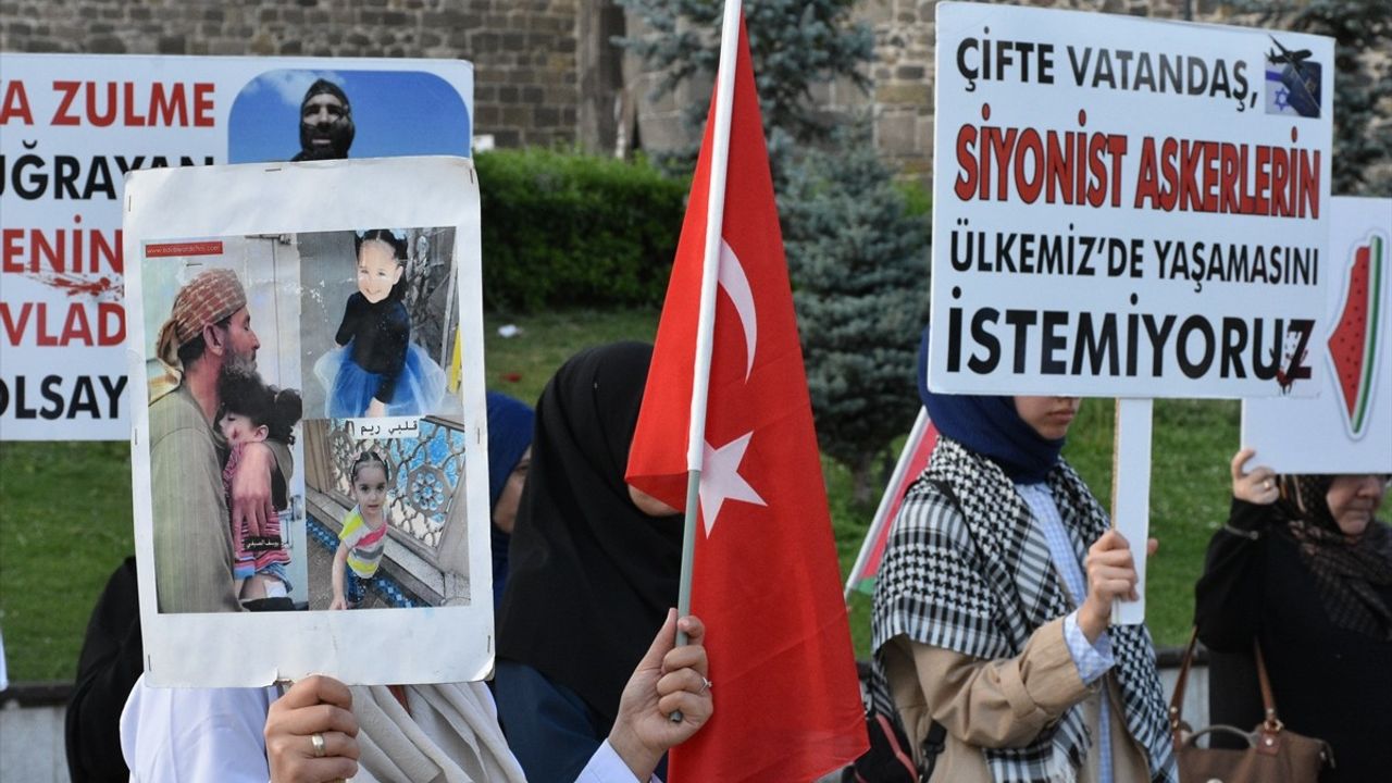 Erzurum'da Sağlık Çalışanlarından Gazze İçin Sessiz Yürüyüş