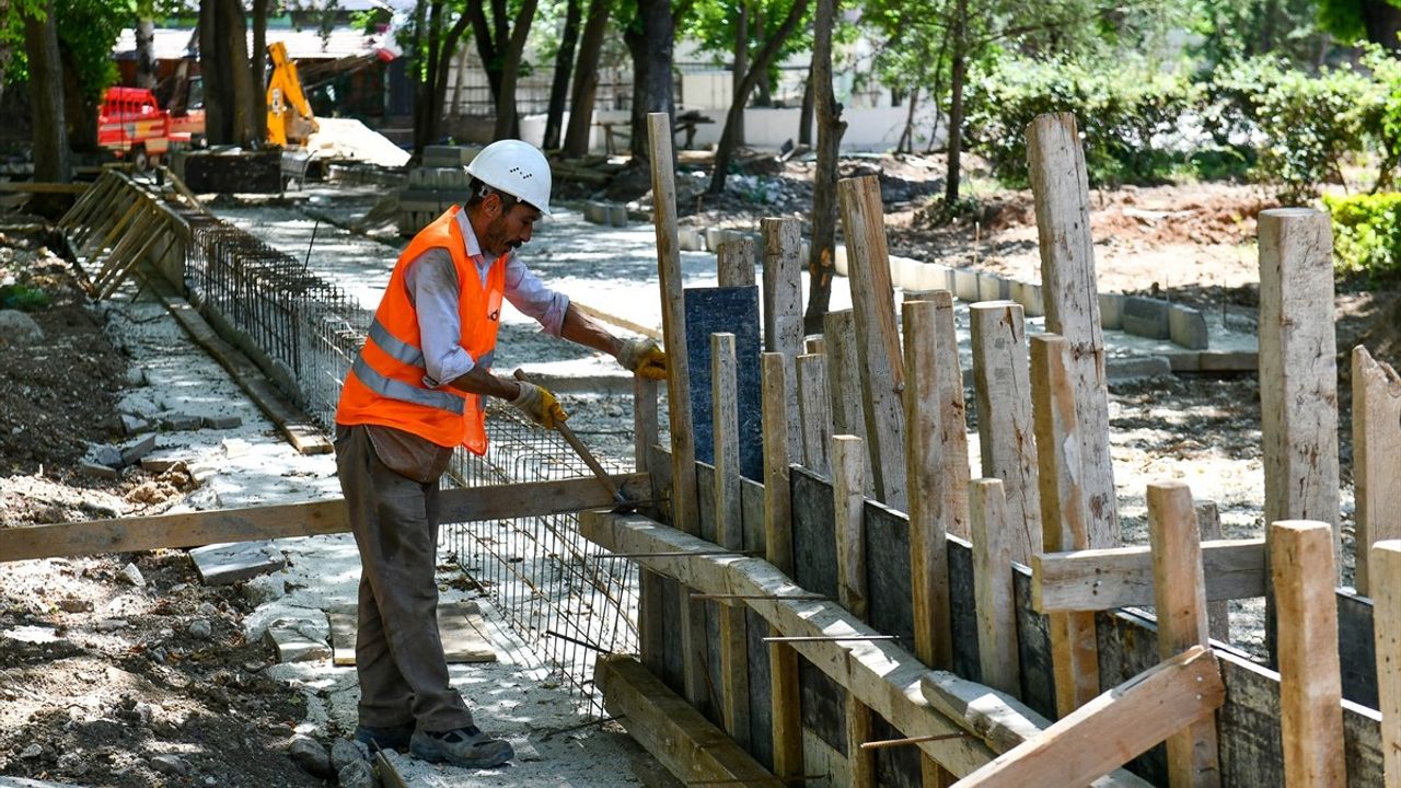 Güvenpark Yenileme Çalışmaları Devam Ediyor