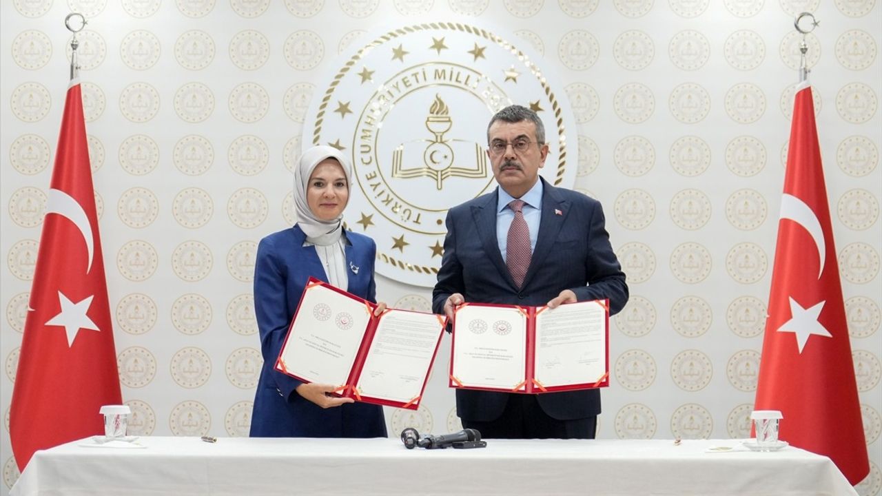 İlkokula Yeni Başlayan Öğrencilere Destek Protokolü İmzalandı