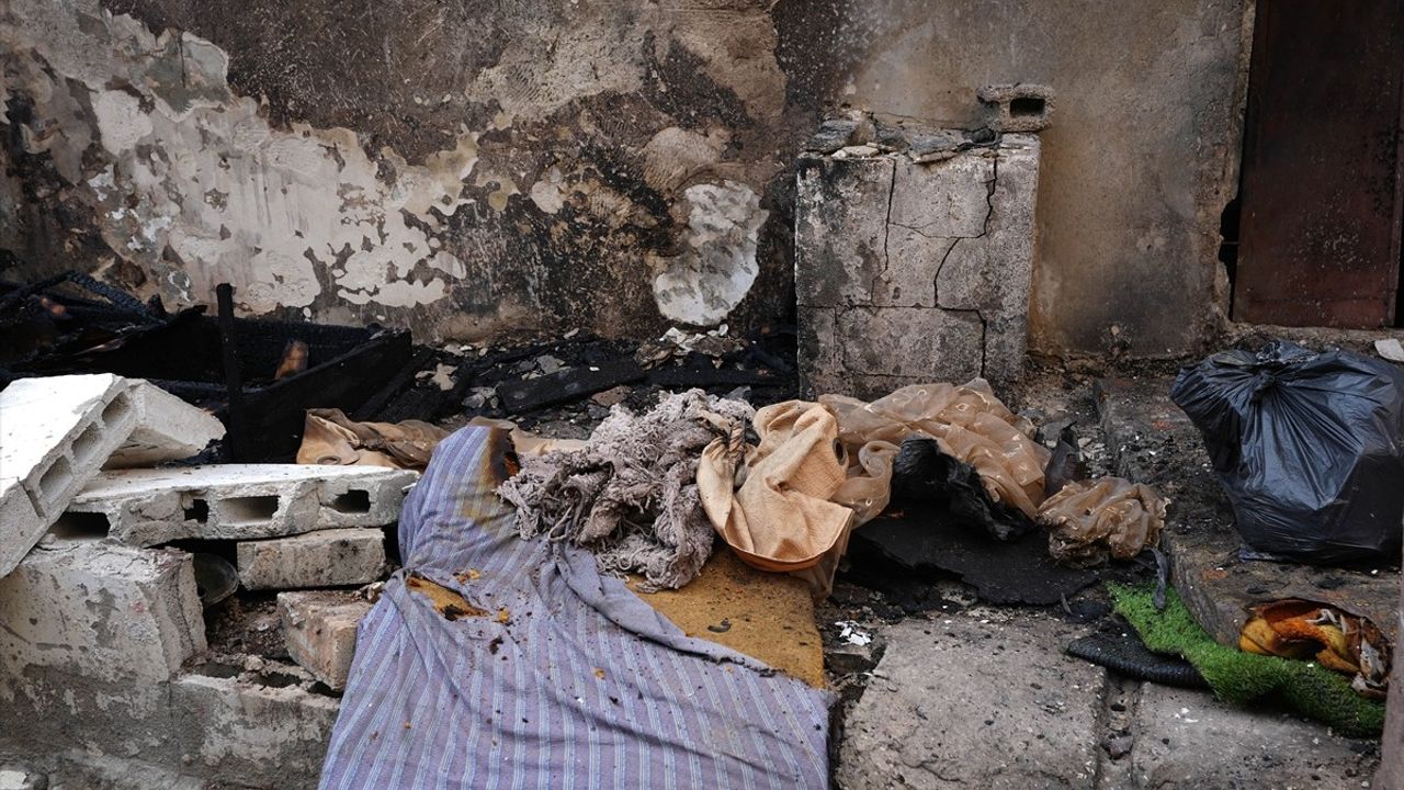 İsrail'in Hava Saldırısı: 5 Filistinli Hayatını Kaybetti