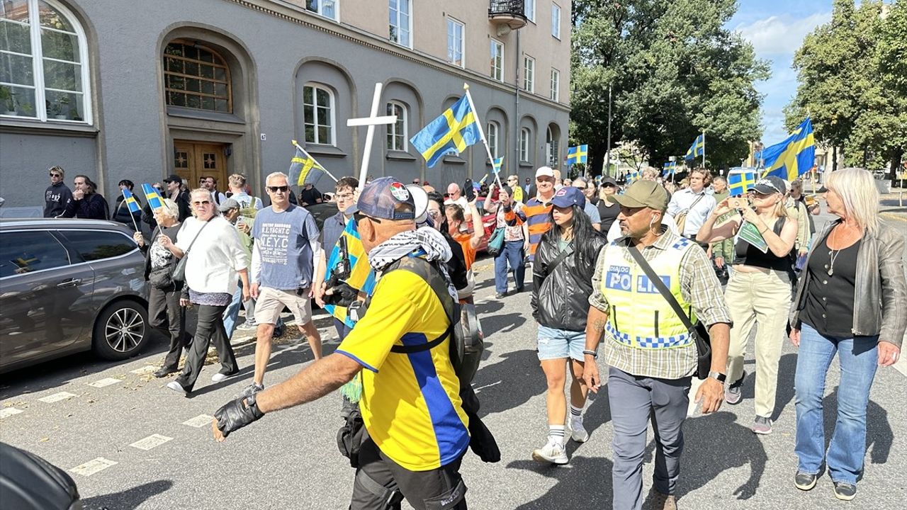 İsveç'te Aşırı Sağcı Gösteri ve Anti-Radikal Protestolar