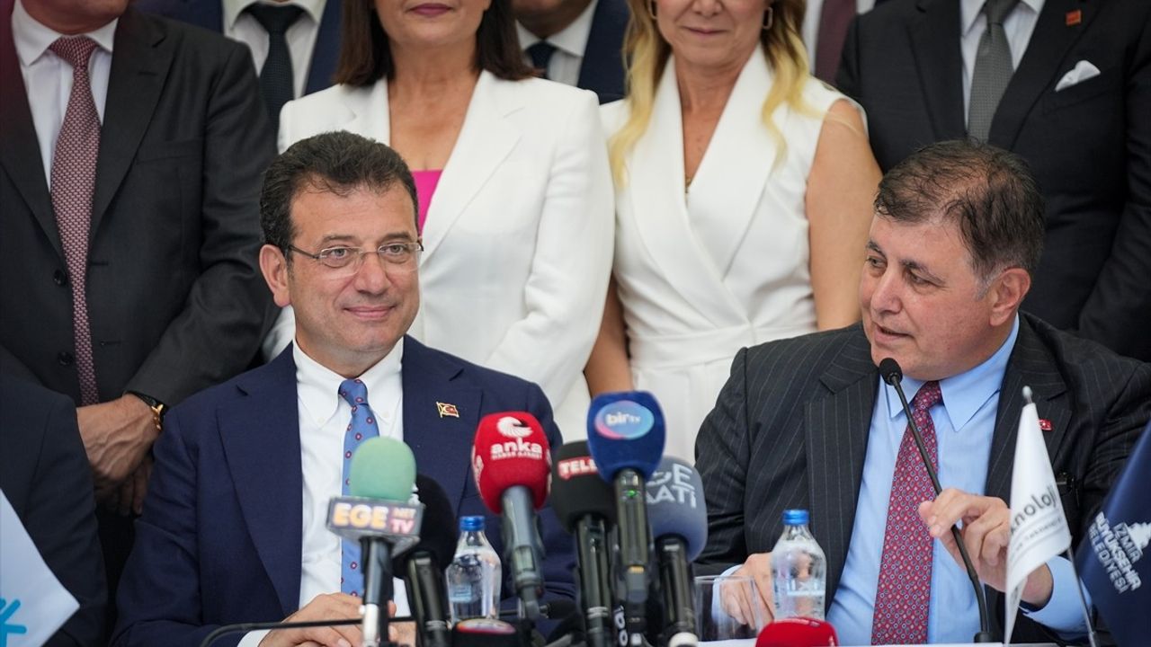 İzmir ve İstanbul Büyükşehir Belediyeleri Arasında İşbirliği Protokolü