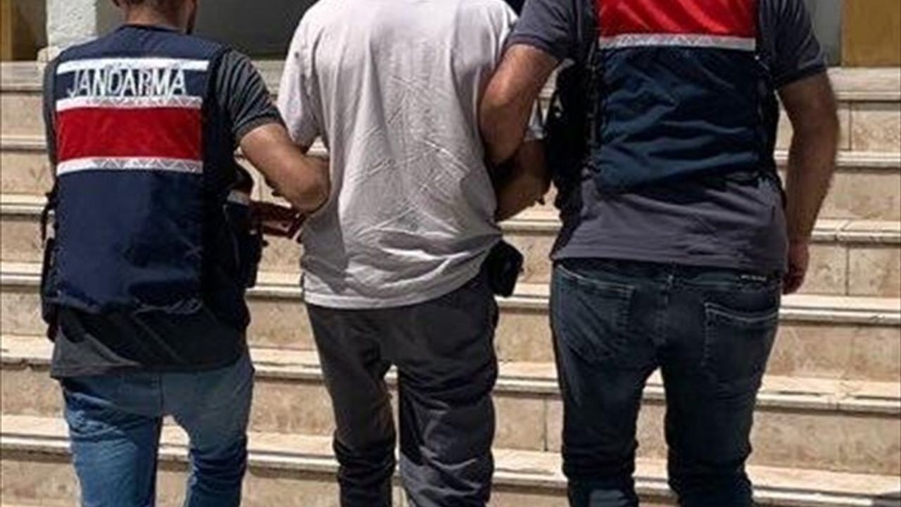 Manisa'da Üç Kişi DEAŞ Propagandası Yüzünden Gözaltına Alındı