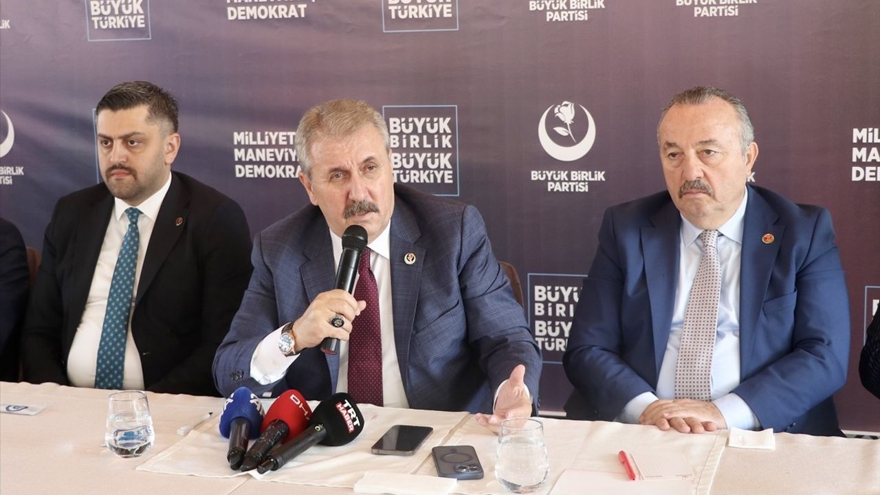 Mustafa Destici Trabzon'da Mazlumların Beklentilerini Vurguladı