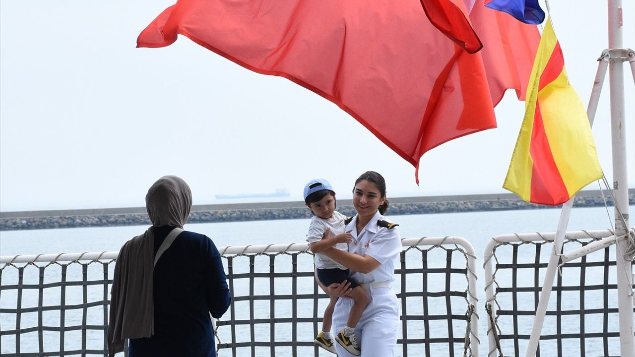 Samsun'da TCSG-Dost Gemisi Açık Kapı Etkinliğiyle Ziyarete Açıldı