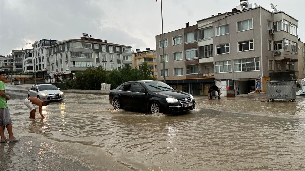 Sinop'ta Sağanak Yağış Hayatı Olumsuz Etkiledi