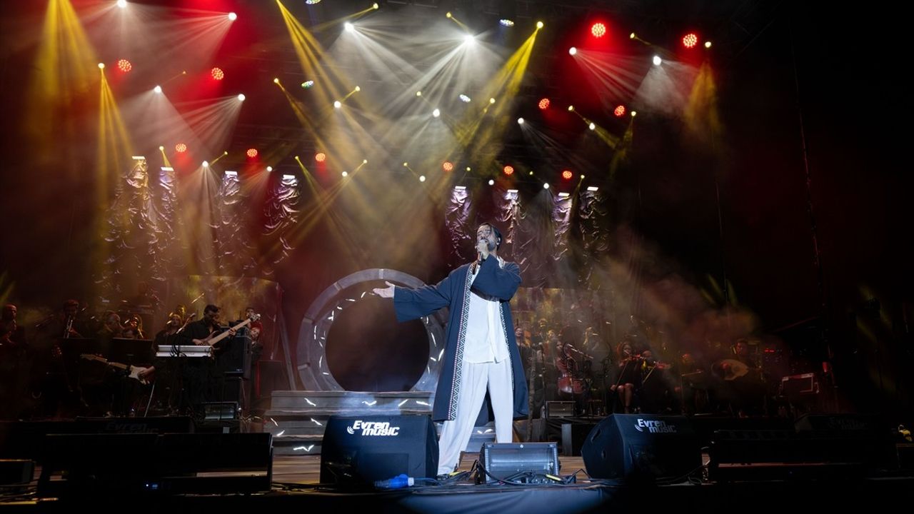Tan Taşçı, 30 Ağustos Zafer Bayramı'nda Başkent'te Coşku Dolu Bir Konser Verdi