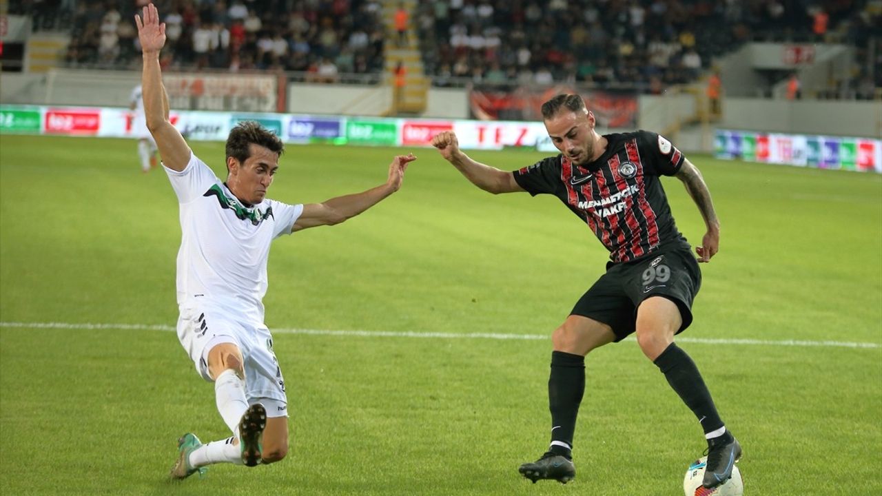 Trendyol 1. Lig'de Beraberlik: Ahlatcı Çorum FK ve Sakaryaspor 1-1