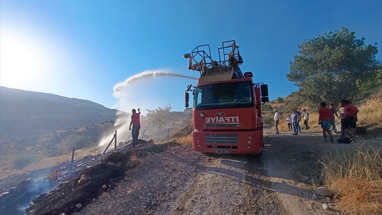 Tunceli'de Otluk Alanda Yangın Kontrol Altına Alındı