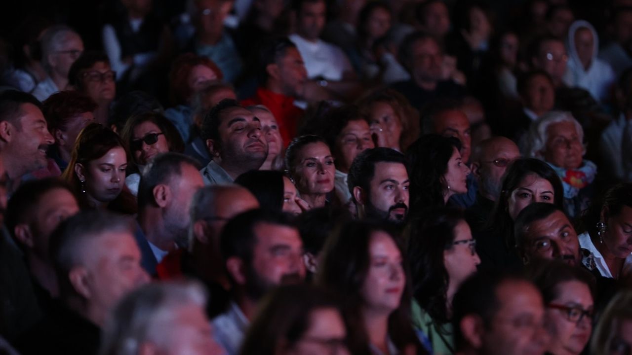 12. Bodrum Türk Filmleri Haftası Kortej ve Ödül Töreniyle Başladı