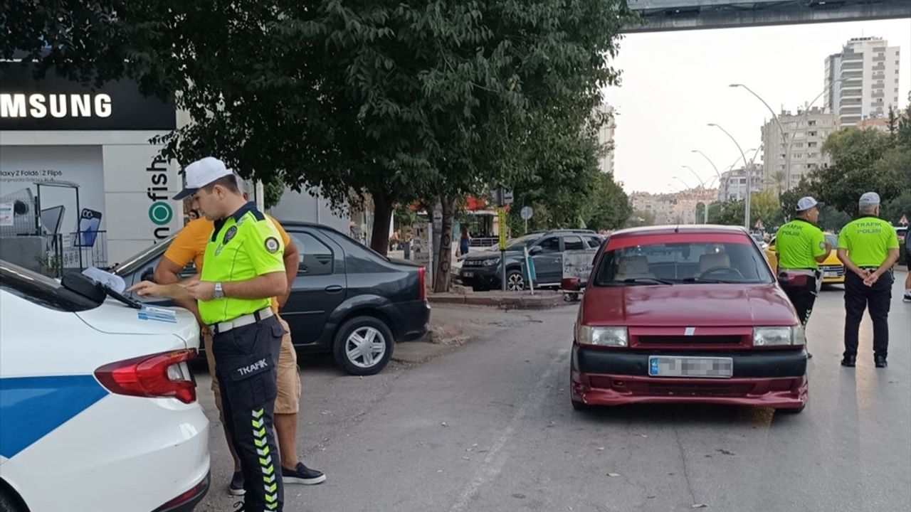 Adana'da Sürücülere Yaya Geçidi Denetimi