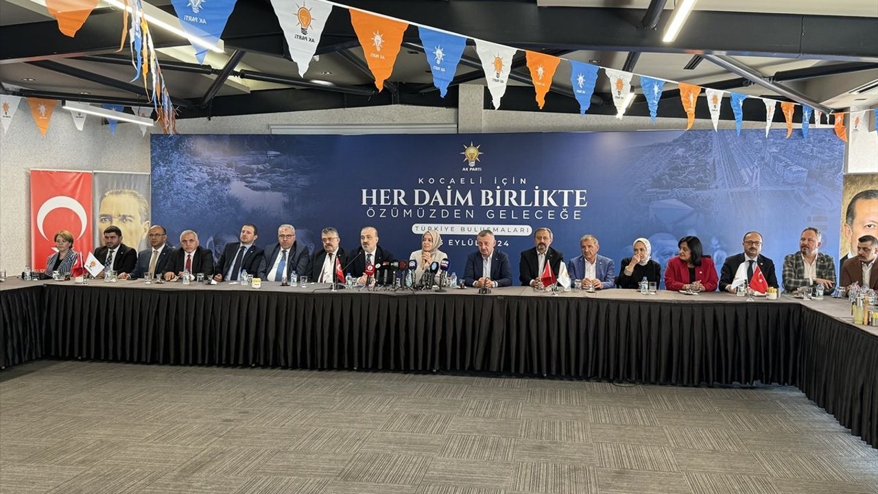 AK Parti'nin Geleceğe Hazırlığı: Fatma Betül Sayan Kaya Kocaeli'de Önemli Açıklamalarda Bulundu