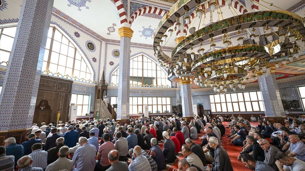 Ali Erbaş'tan Ticaret Ahlakı Üzerine Önemli Mesajlar