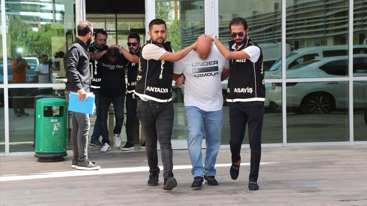 Antalya'da Kadın Cinayeti: İki Şüpheli Hakkında Gelişme