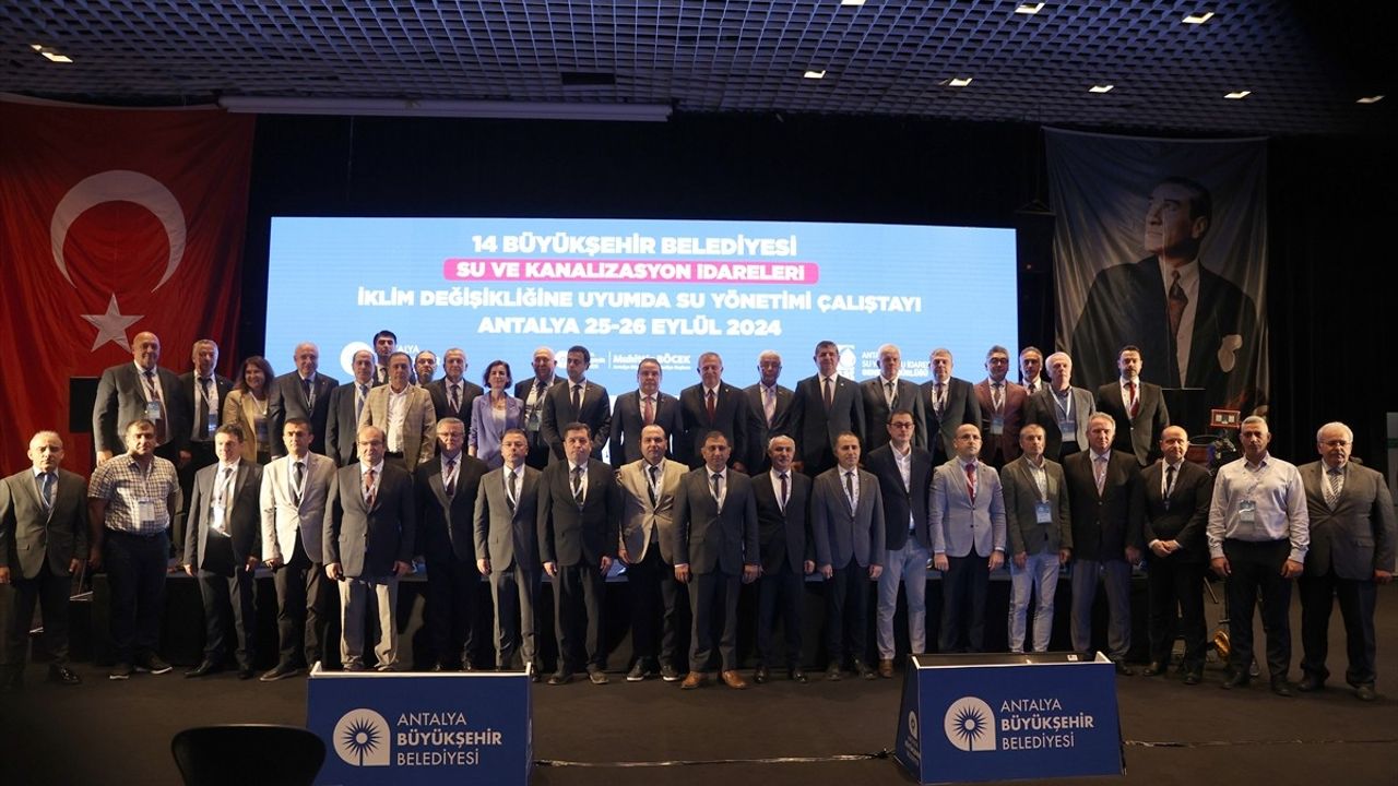 Antalya'da Su Yönetimi Çalıştayı: CHP'li Zeybek ve Böcek'ten Açıklamalar