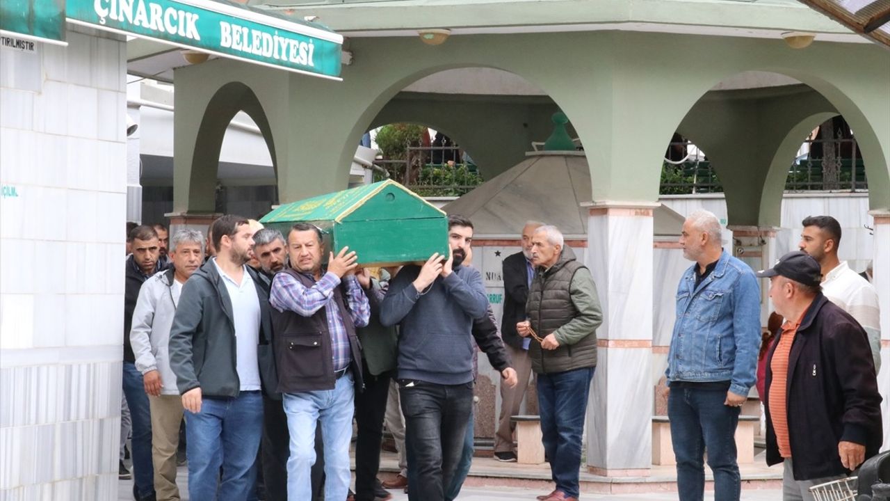 Antalya'da Tartışma Kanlı Bitti: Genç Hayatını Kaybetti