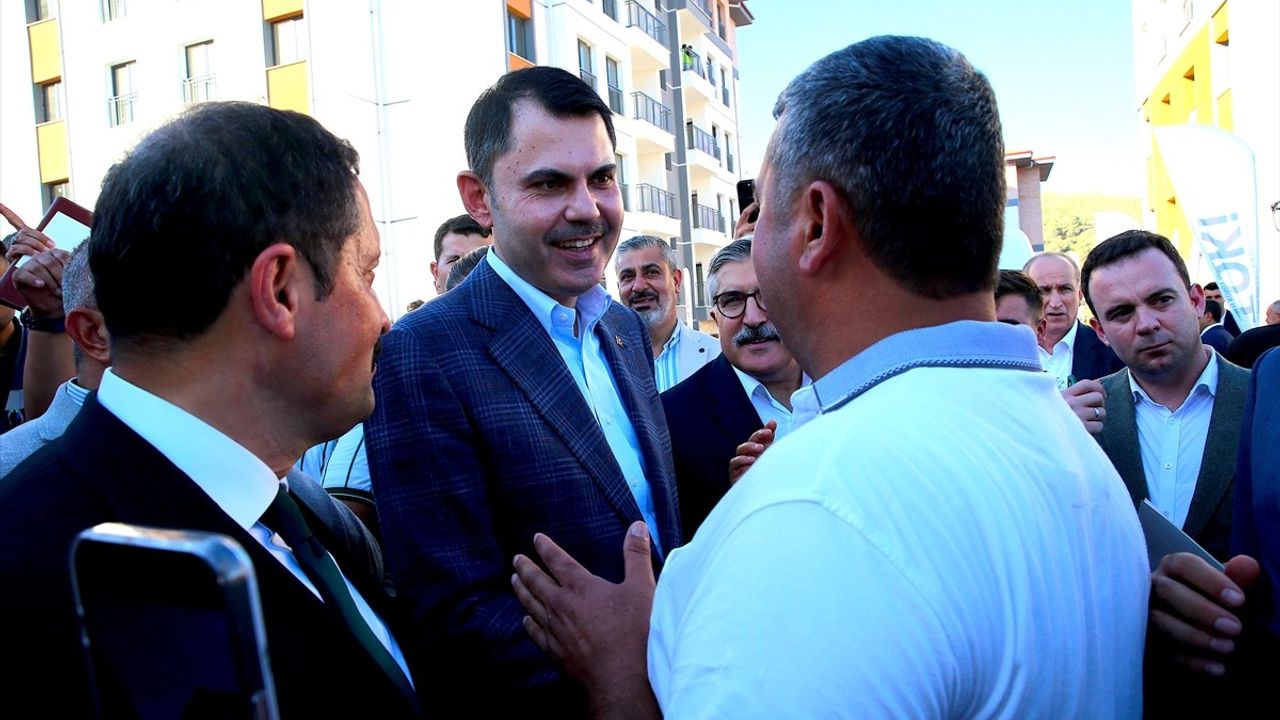 Bakan Kurum, Hatay'da Deprem Konutları İnceledi ve Şehir İhtiyaçlarına Dikkat Çekti