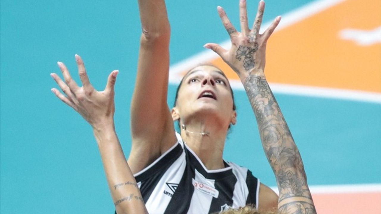 Beşiktaş Kadın Voleybol Takımı, AXA Sigorta Kupa Voley'de Galip Geldi