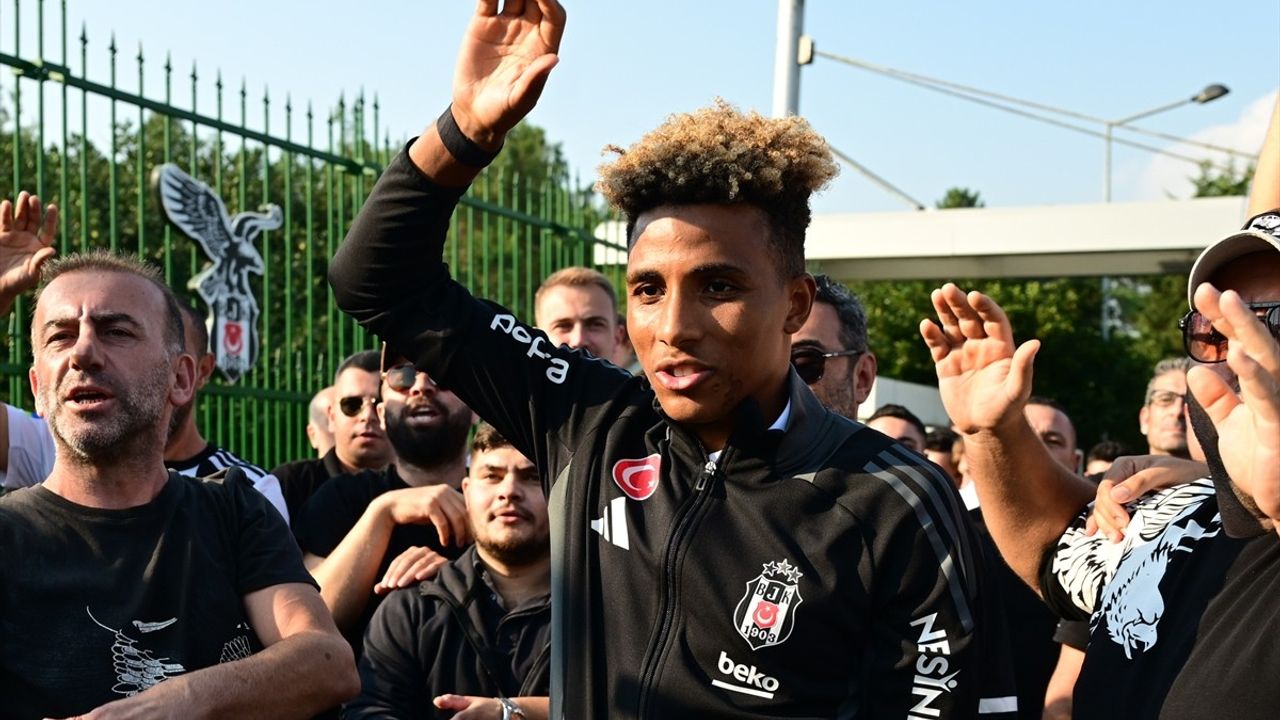 Beşiktaş Taraftarları, Kayseri Yolculuğunda Takımlarını Uğurladı