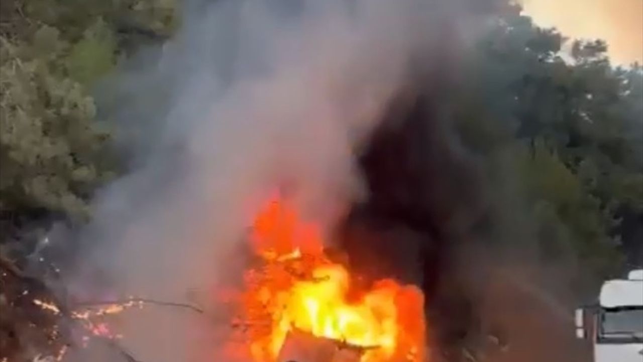 Bodrum'da Otomobil-Motosiklet Kazası: 1 Ölü, 2 Yaralı