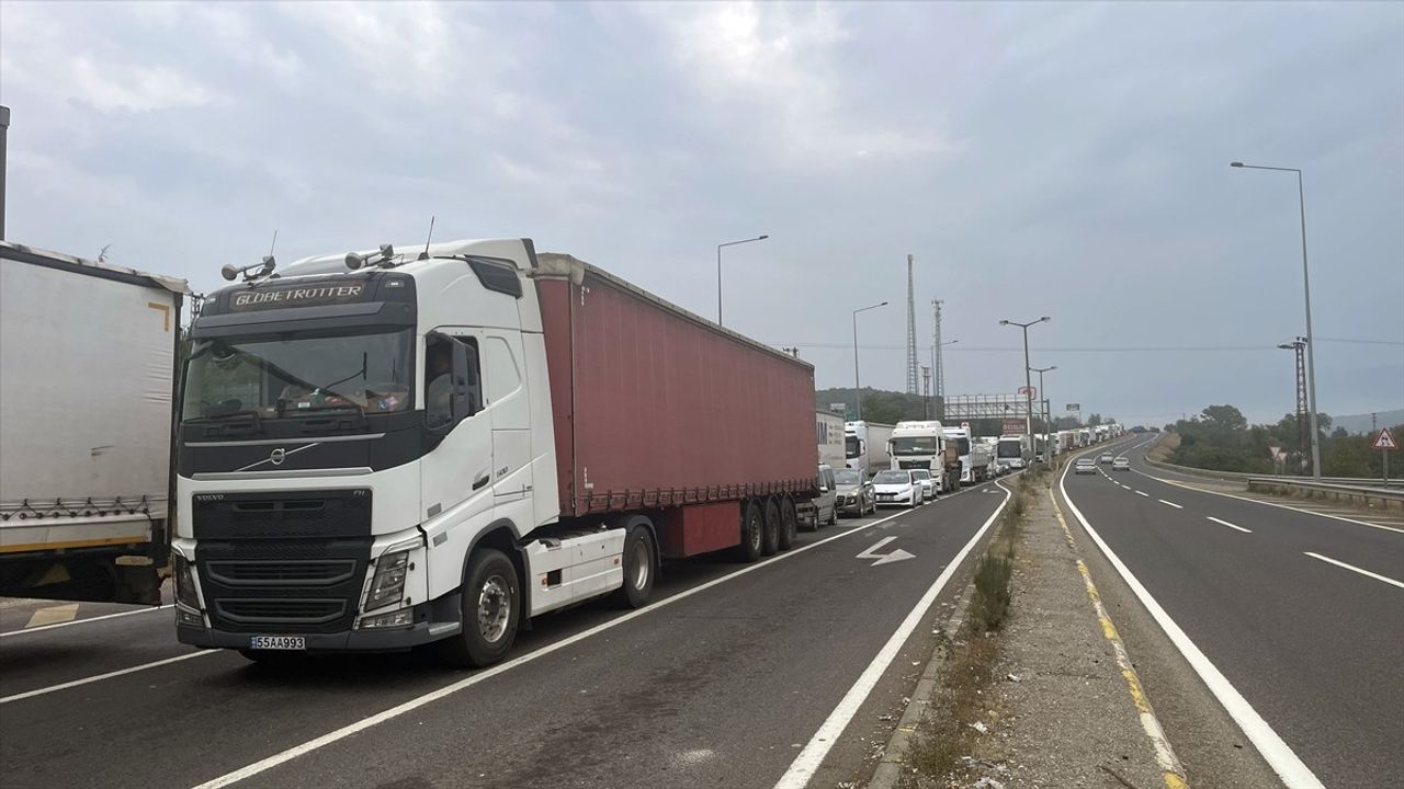 Bolu Dağı'nda Trafik Yoğunluğu Artıyor