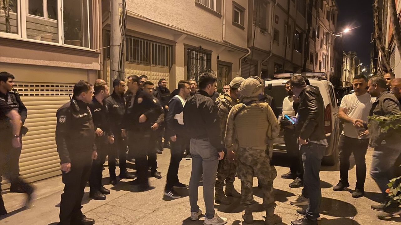 Bursa'da Yüksek Sesli Müzik ve Silah Krizi: Özel Tim Müdahalesi
