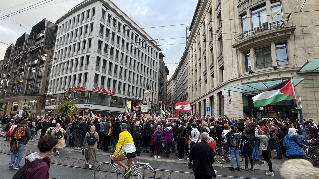 Cenevre'de İsrail'in Gazze ve Lübnan Saldırıları Protesto Edildi