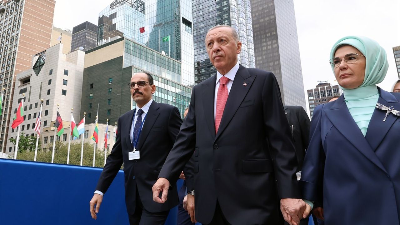 Cumhurbaşkanı Erdoğan, BM Genel Kurulu'na Yürüyerek Gitti