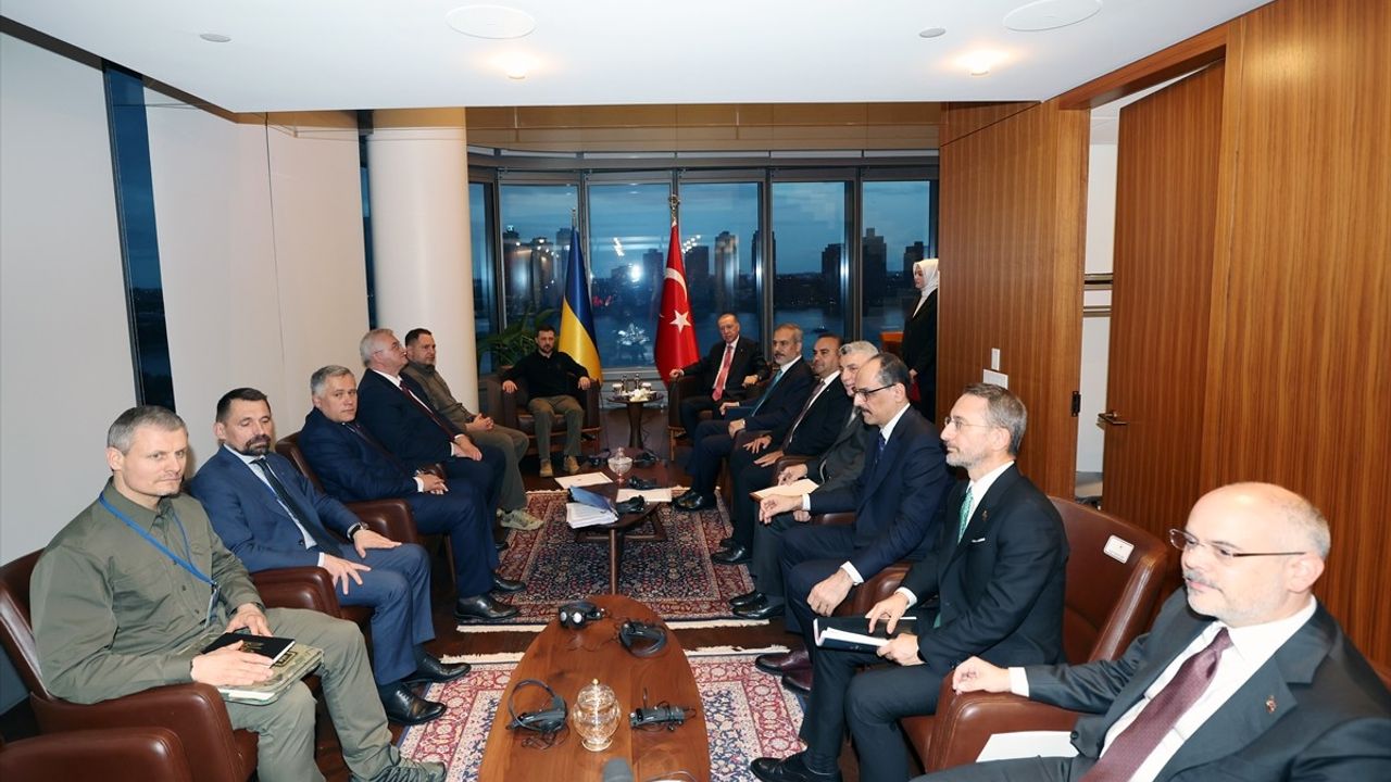 Cumhurbaşkanı Erdoğan'ın Zelenskiy ile Görüşmesi