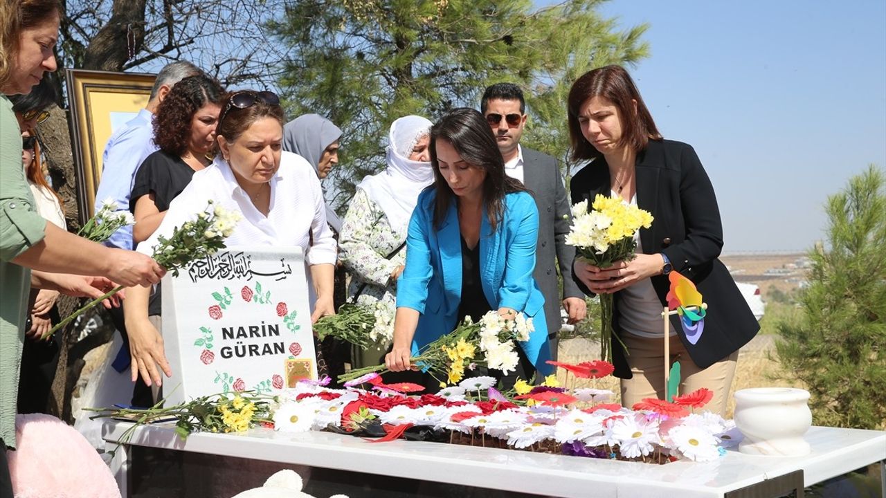 DEM Parti Eş Genel Başkanı Hatimoğulları'ndan Narin Güran'ın Kabrine Ziyaret