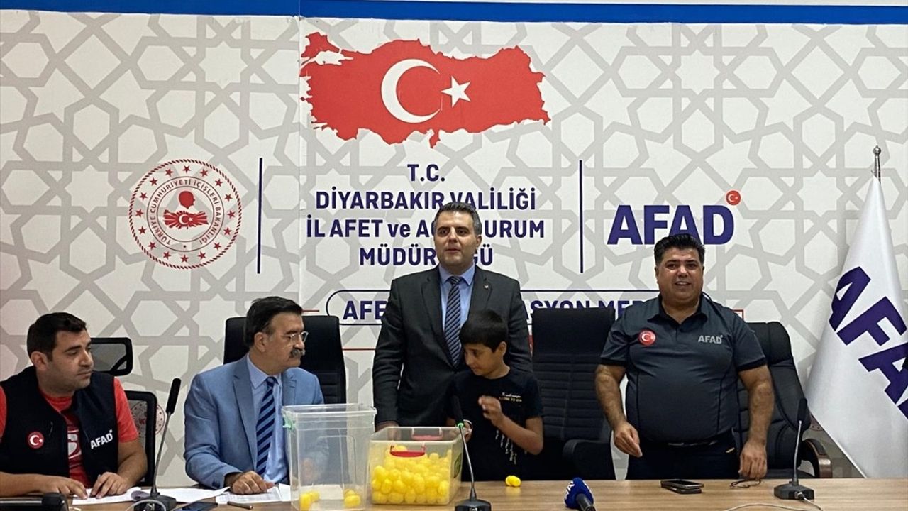 Diyarbakır'da 145 TOKİ Konutunun Anahtarları Sahiplerine Teslim Edildi