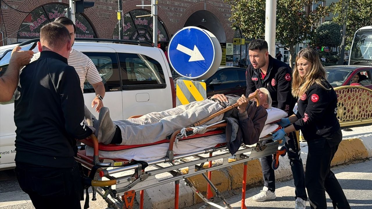 Edirne'de Yaşlı Adam Trafik Kazasında Yaralandı