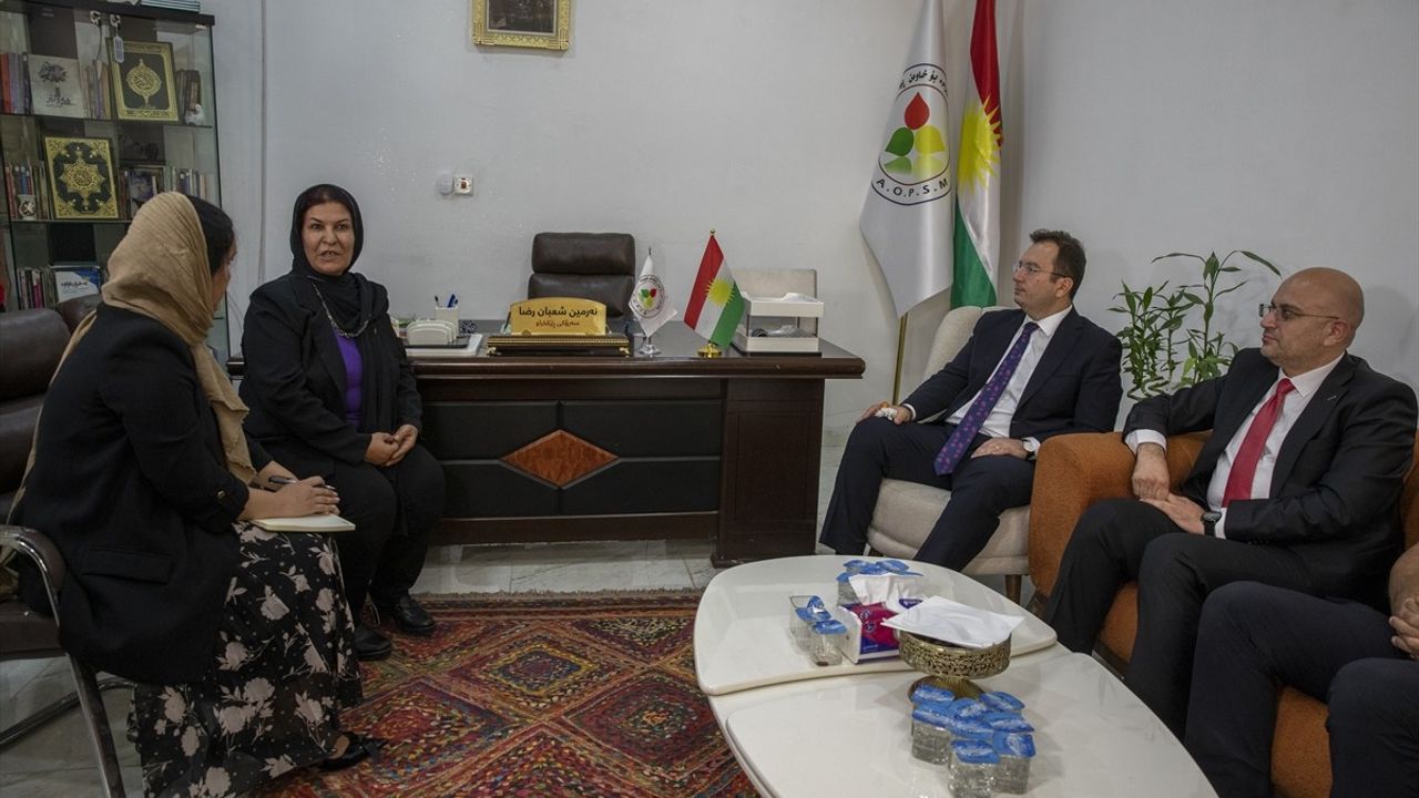 Erbil Başkonsolosu, Garibi Türkmen Kız Lisesi’ni Ziyaret Etti