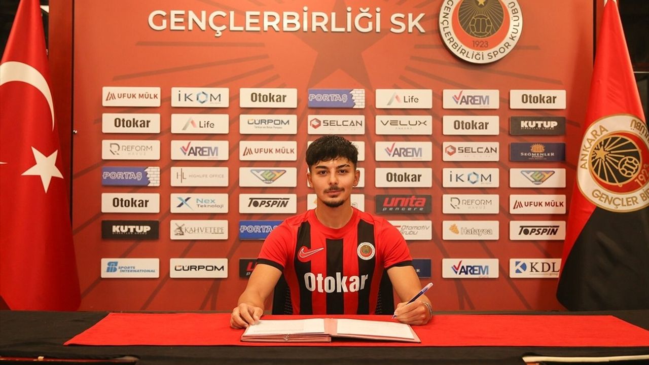 Gençlerbirliği'nden Mustafa Eren Gençel'e Profesyonel Sözleşme