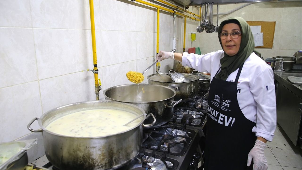 Hatay'ın Mütevazı Lezzeti: Soğuk Buğday Çorbası Gastronomi Evi'nde Tanıtılıyor