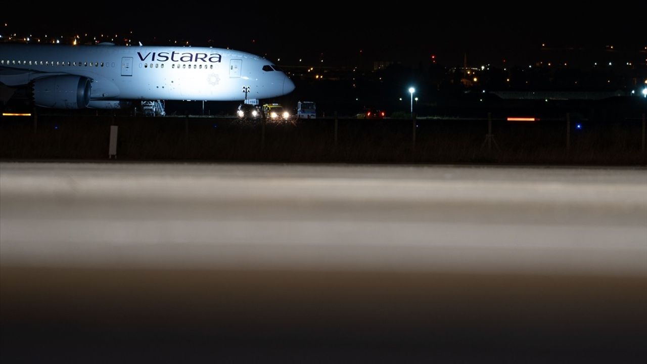 Hindistan'dan Almanya'ya Giden Uçakta Asılsız Bomba İhbarı