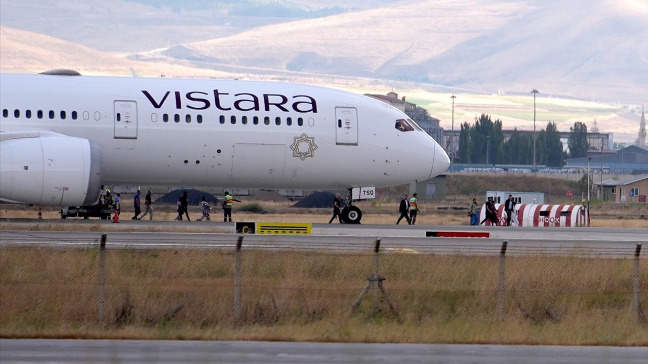 Hindistan'dan Almanya'ya Giden Yolcu Uçağı Erzurum'a Acil İniş Yaptı