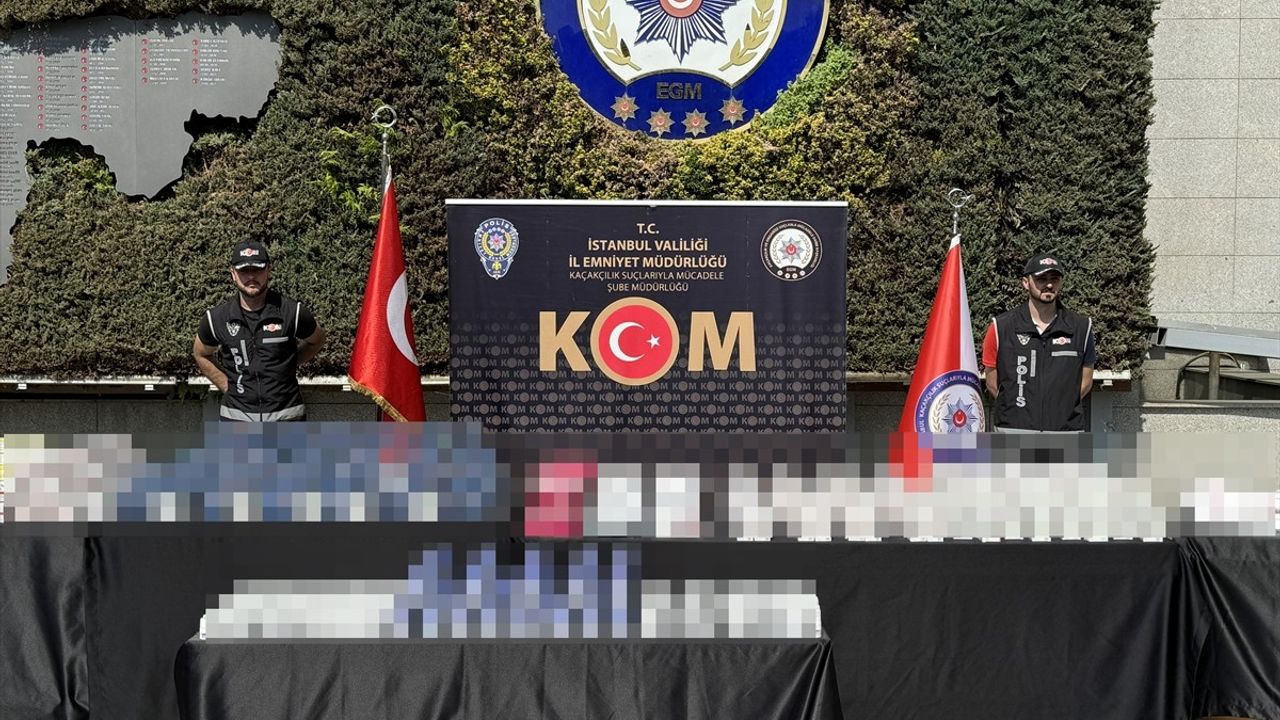 İstanbul'da Kaçak İlaç Operasyonu: İki Zanlı Gözaltına Alındı