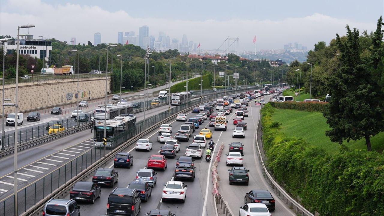 İstanbul'da Okul Uyum Haftası Trafik Yoğunluğunu Artırdı