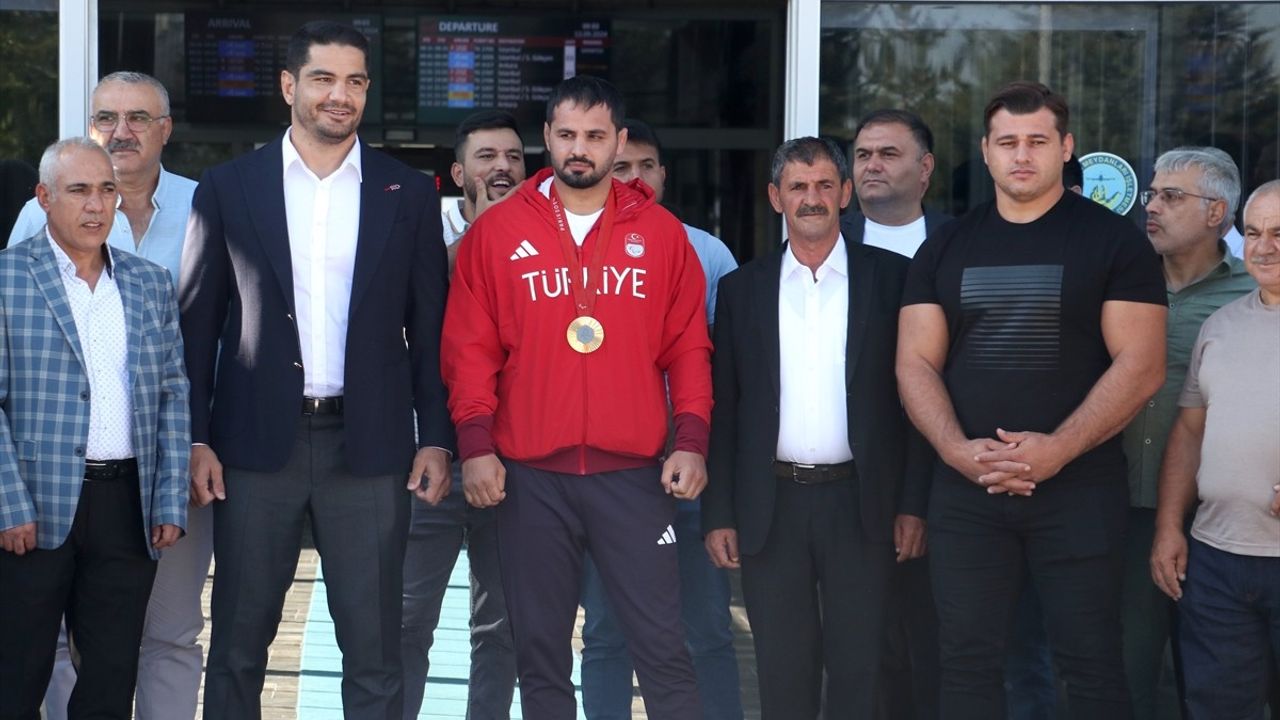 Judo Şampiyonu İbrahim Bölükbaşı, Erzurum'da Coşkuyla Karşılandı