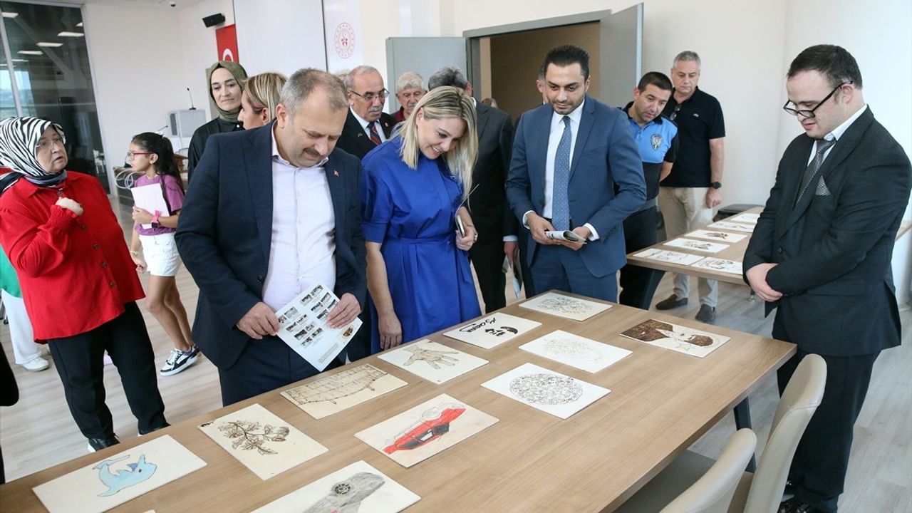 Kastamonu'da 'Ahşaba Özel Dokunuş Projesi' Kapanış Sergisi Gerçekleşti