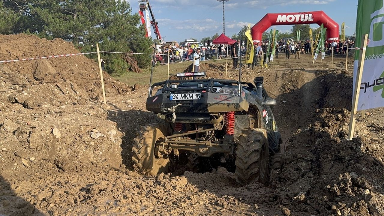 Kastamonu'da Off-Road Araçları Heyecan Verdi