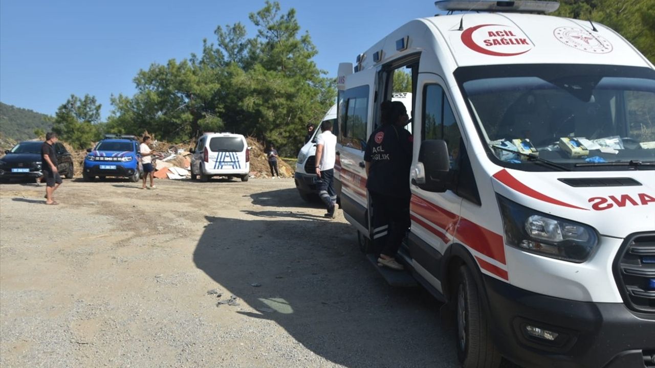 Mersin'de Çöp Dökme Alanında Erkek Cesedi Bulundu