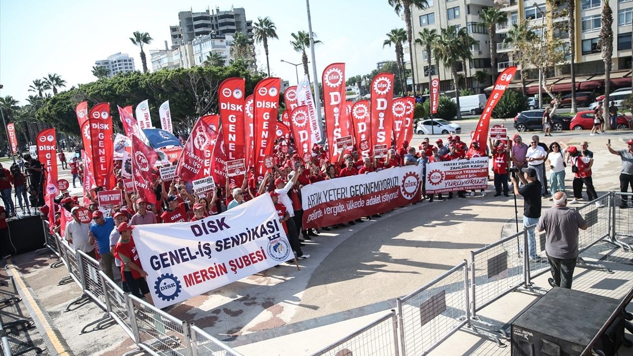 Mersin'de İşçi Buluşması: DİSK Tek Ses Oldu