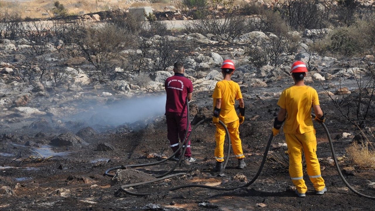 Mersin'de Makilik Alanda Yangın Kontrol Altına Alındı