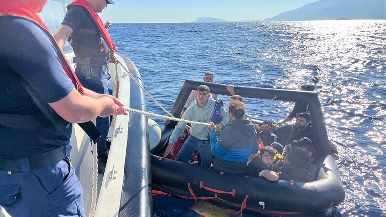 Muğla Açıklarında Düzensiz Göçmen Operasyonu: 16 Kişi Kurtarıldı, 113 Kişi Yakalandı