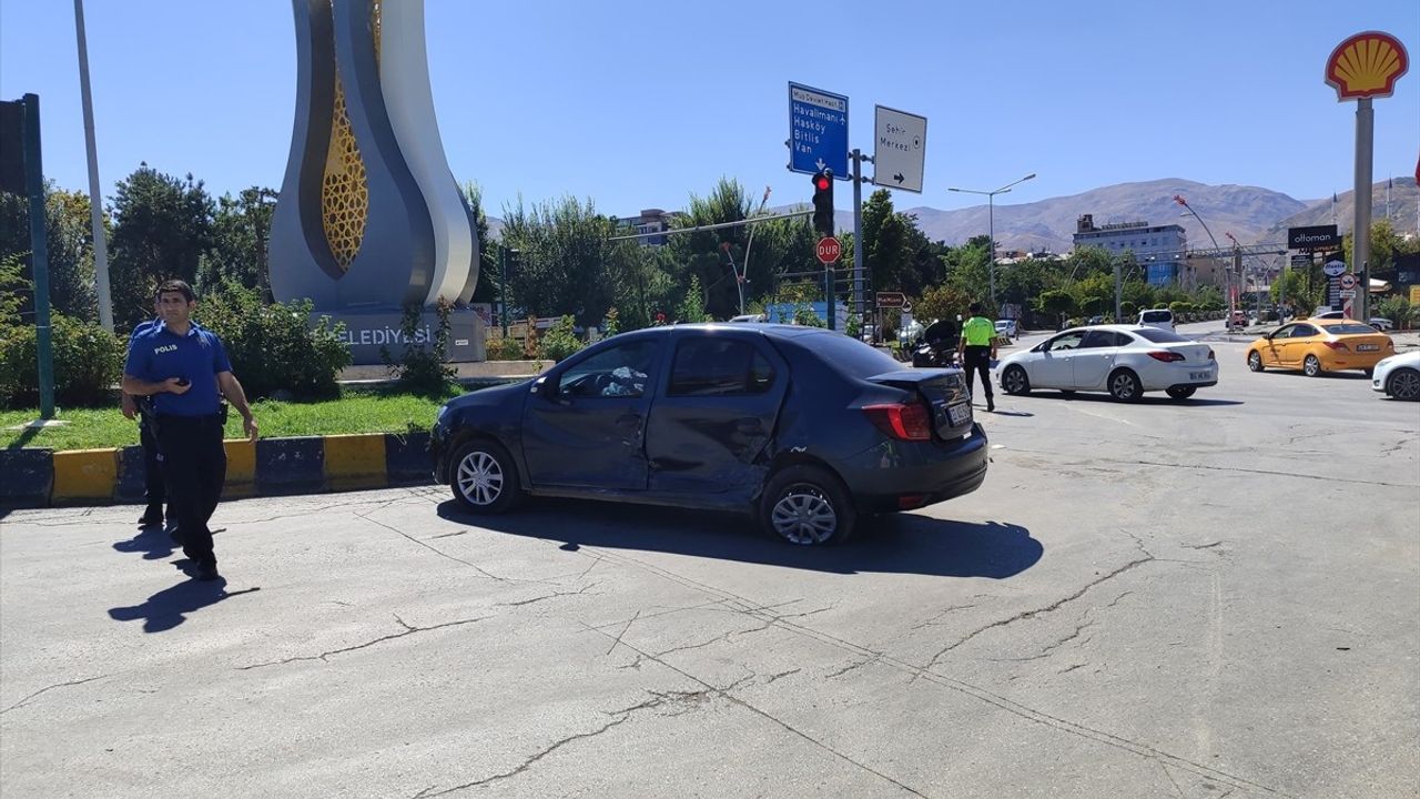 Muş'taki Trafik Kazasında 5 Yaralı